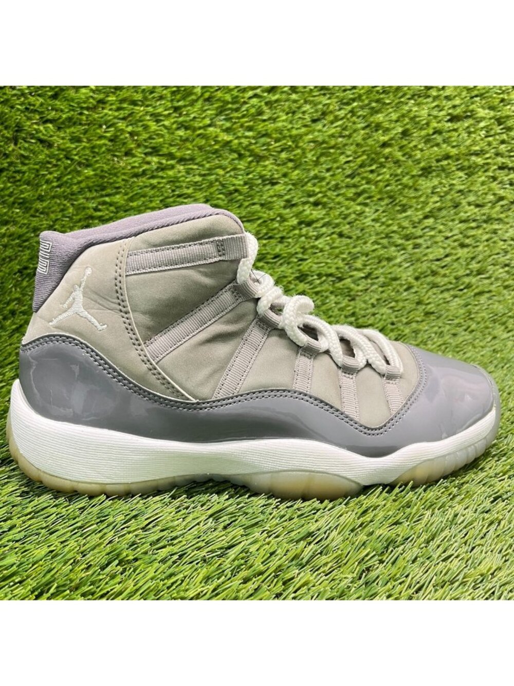 Nike Air Jordan 11 Retro Boys Size 7Y Gray Athletic Basketball Shoes Sneakers